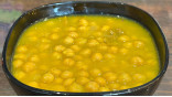 Chickpeas Soup with <span style="color: #F6402F;">2 Naan or 2 Buns </span>